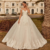 Vestido de novia elegante de manga corta con corte en A My Precious de W&M